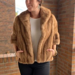 ❌SOLD❌ 1950’s Vintage Fur cape